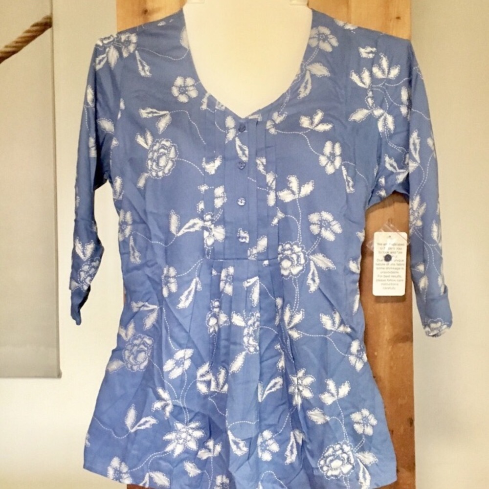 NWT Pintuck blouse 3/4 sleeve - Picture 1 of 6